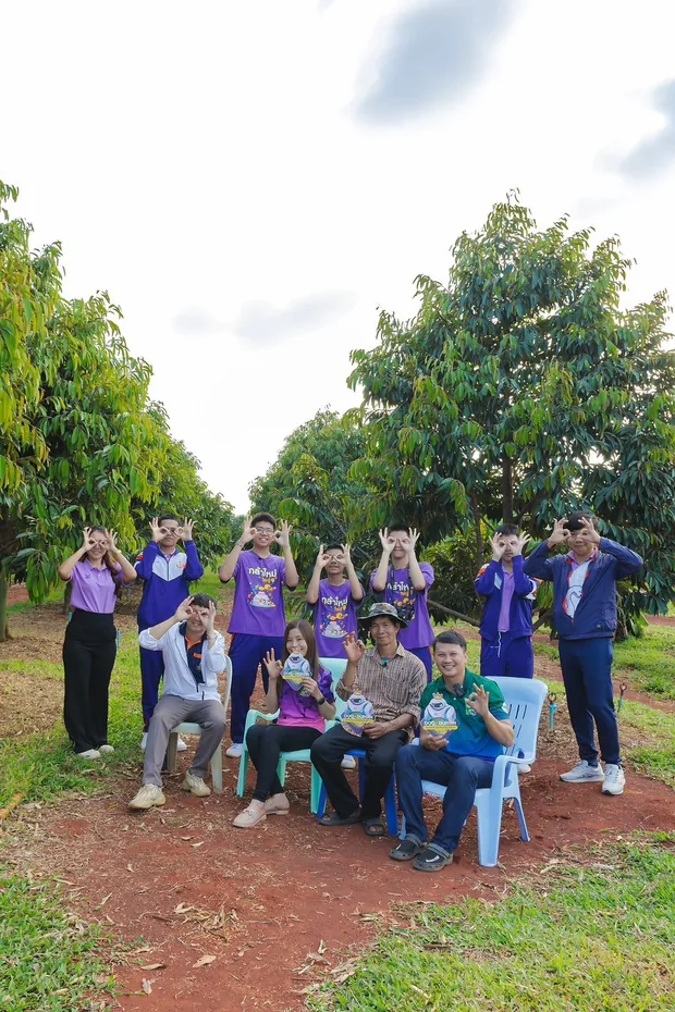 เกษตรกรในสวนทุเรียน